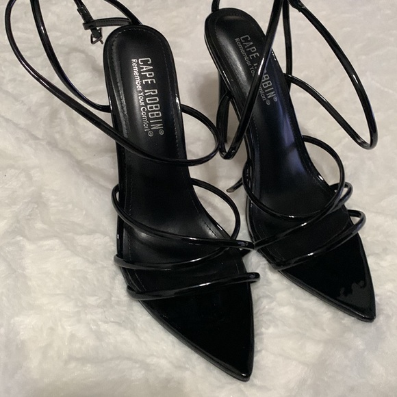 Black lace up heels - Picture 2 of 3